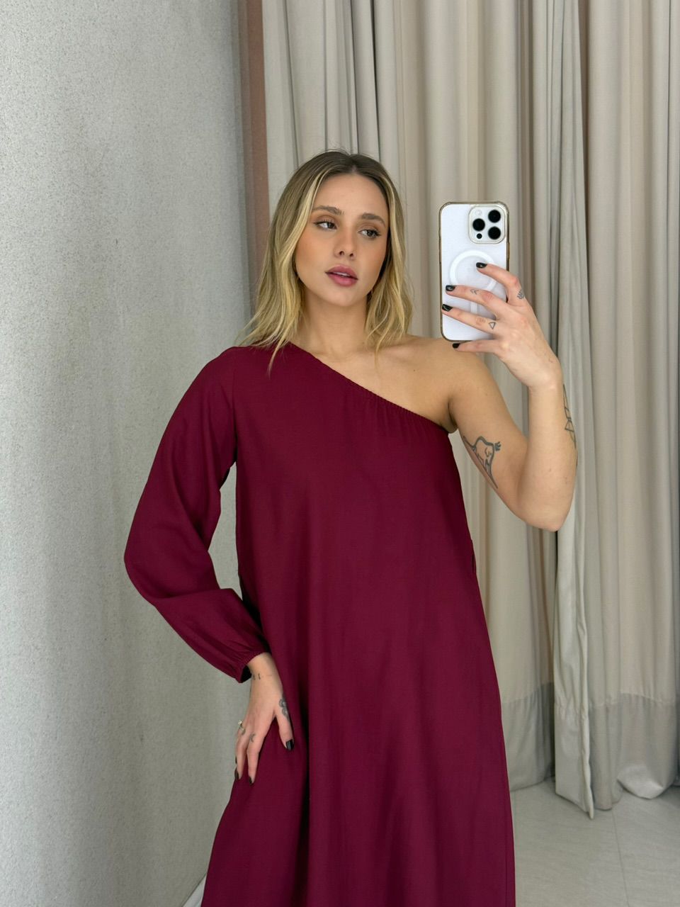 VESTIDO THAYNA NULA MANGA VINHO