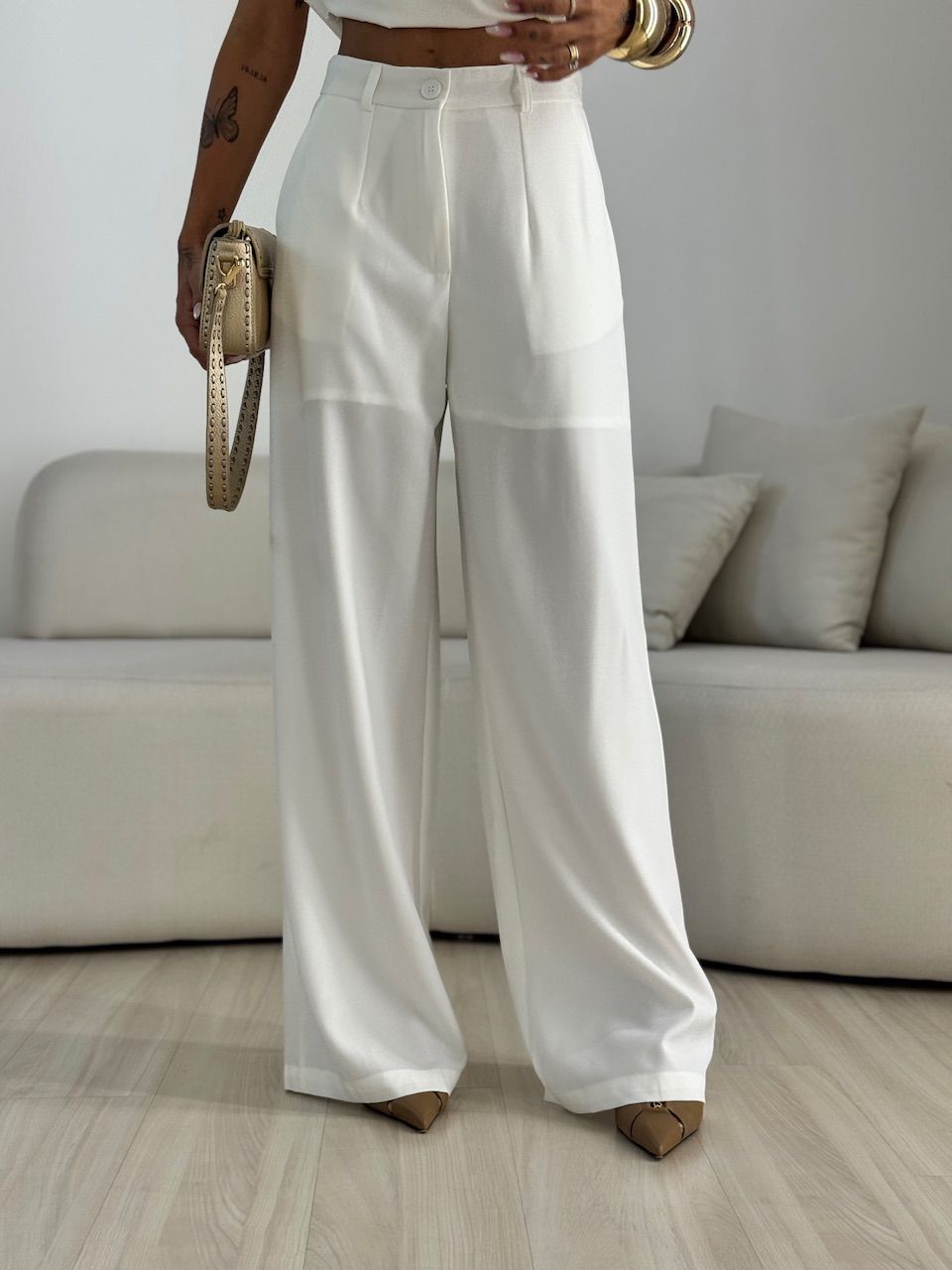 CONJUNTO MARI BLUSA ASSIMÉTRICA OFF