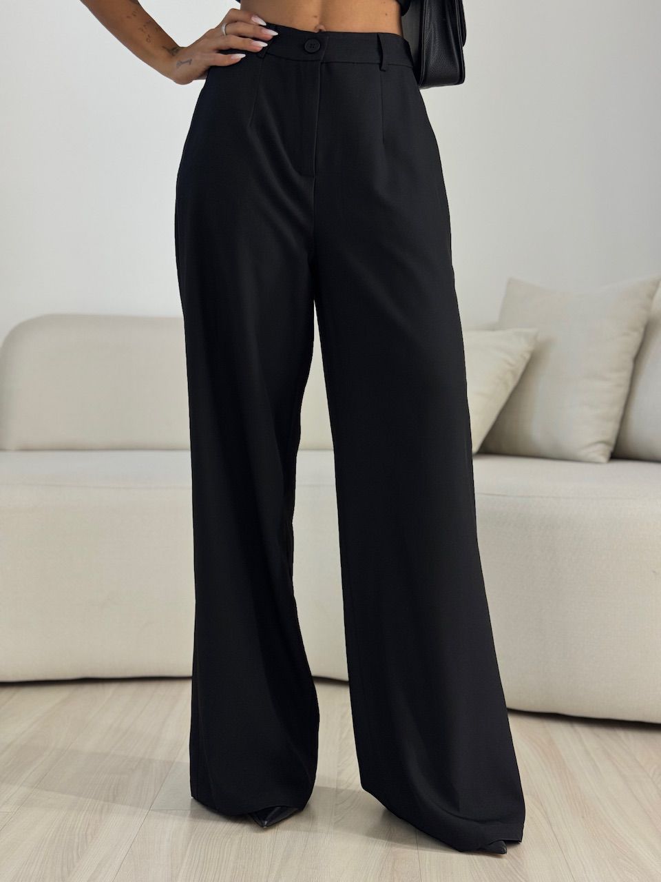 CONJUNTO MARI BLUSA ASSIMÉTRICA PRETO