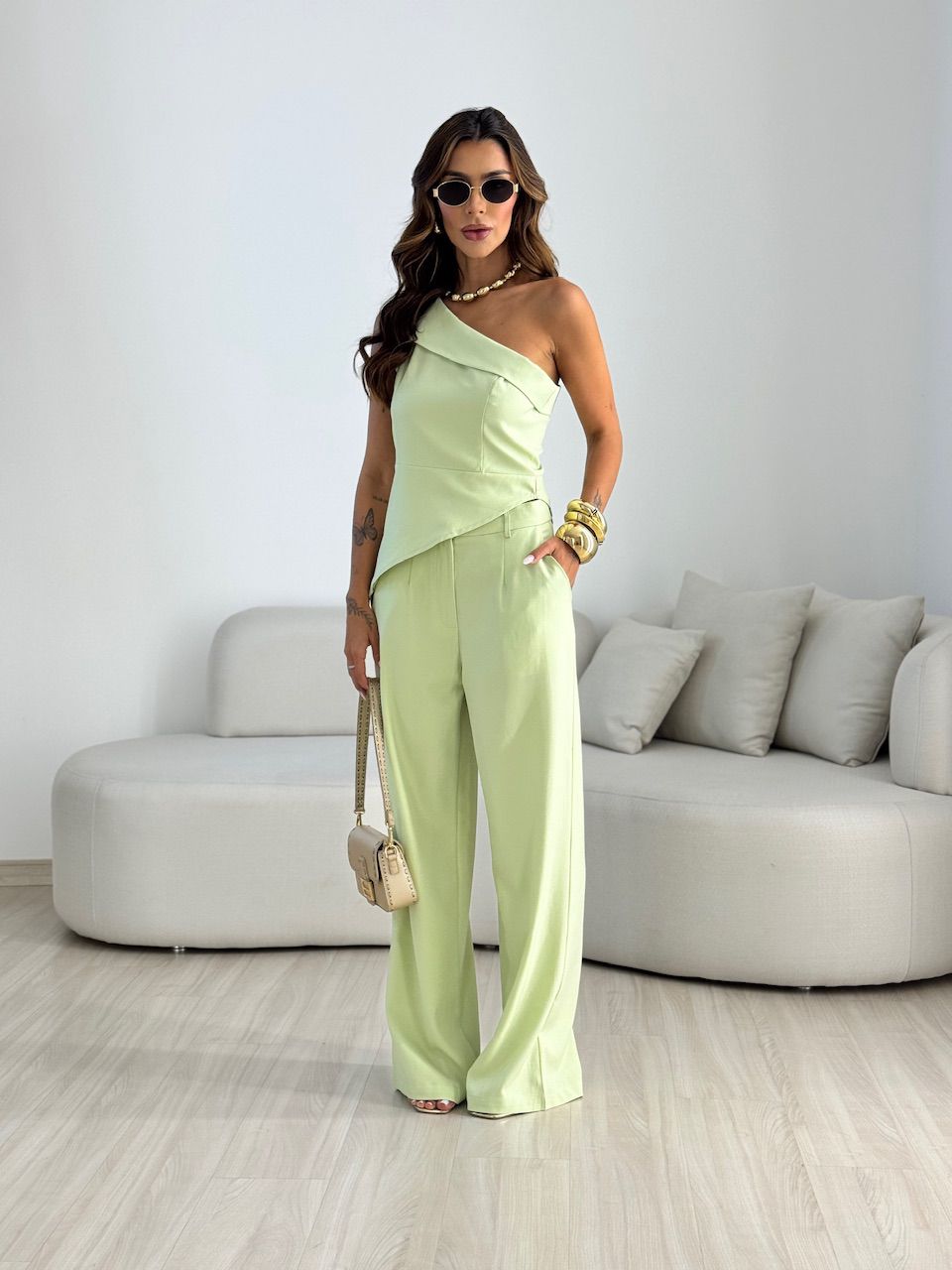 CONJUNTO MARI BLUSA ASSIMÉTRICA VERDE
