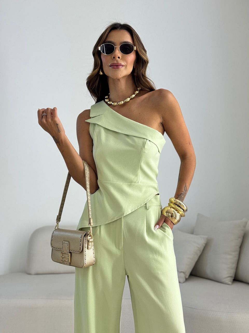 CONJUNTO MARI BLUSA ASSIMÉTRICA VERDE