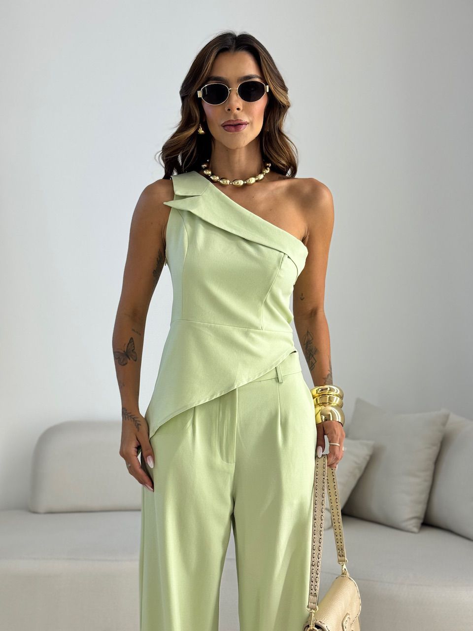 CONJUNTO MARI BLUSA ASSIMÉTRICA VERDE