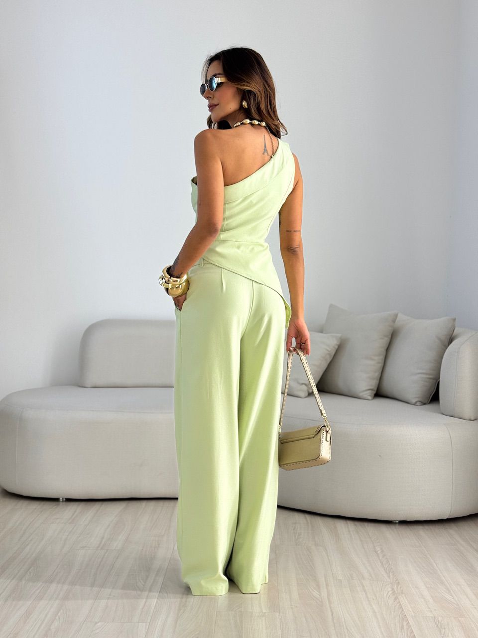 CONJUNTO MARI BLUSA ASSIMÉTRICA VERDE