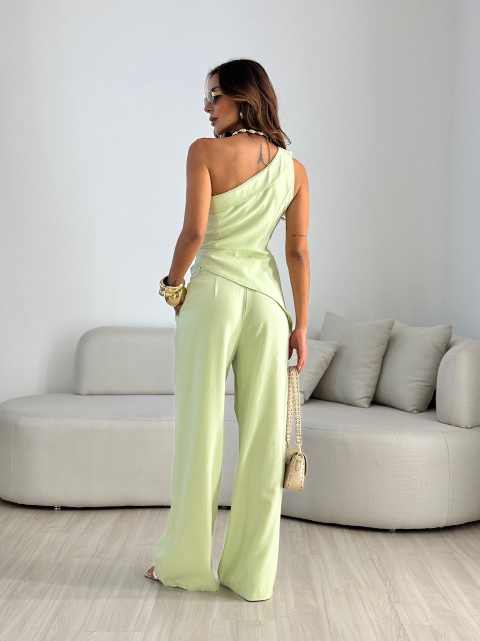 CONJUNTO MARI BLUSA ASSIMÉTRICA VERDE