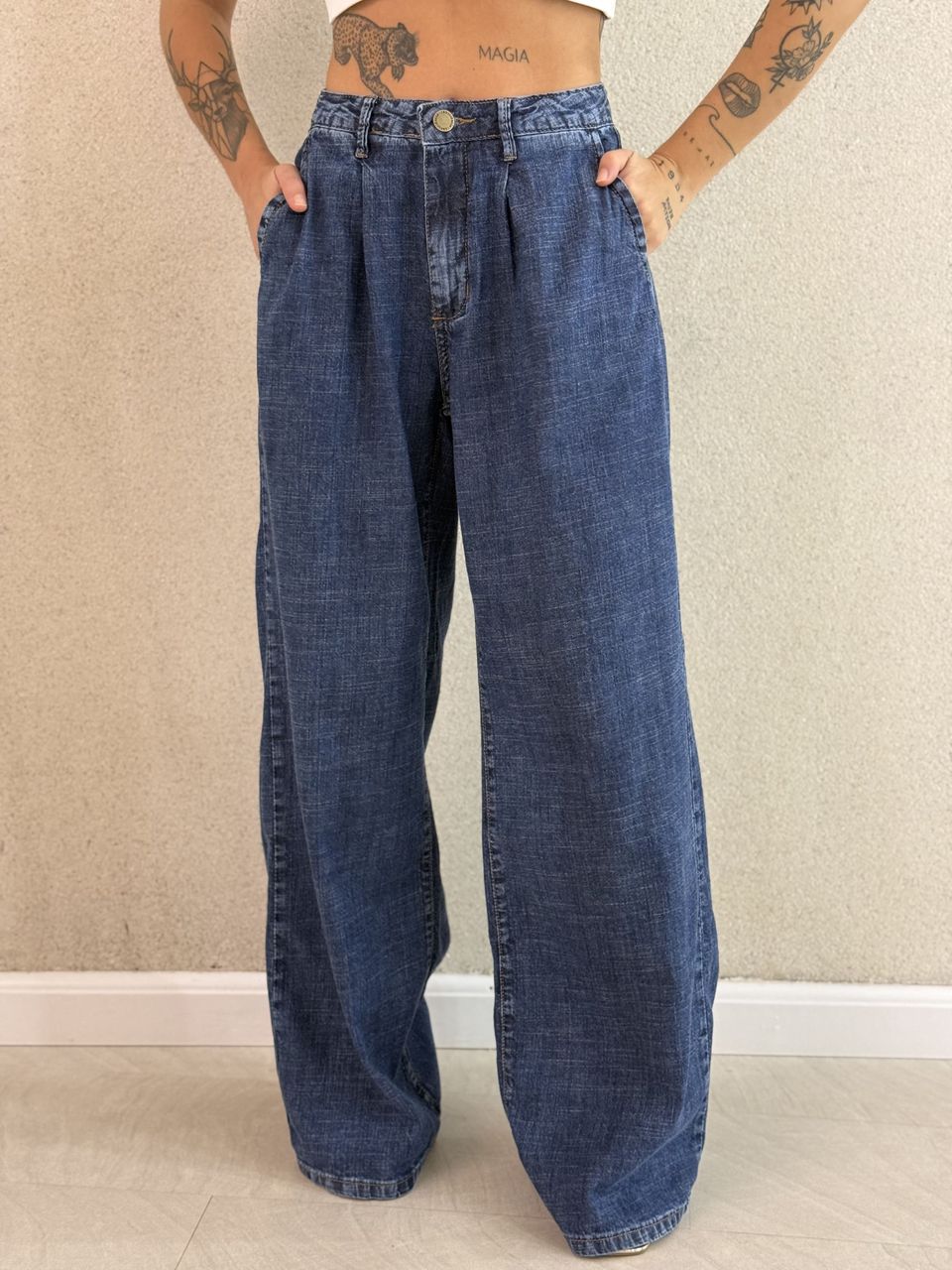 CALÇA GIOVANA COM PREGA Jeans Escuro