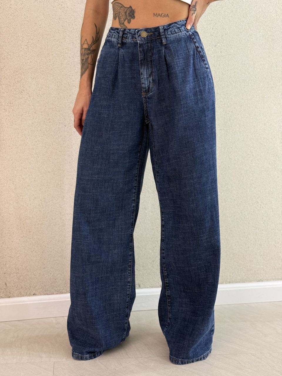 CALÇA GIOVANA COM PREGA Jeans Escuro