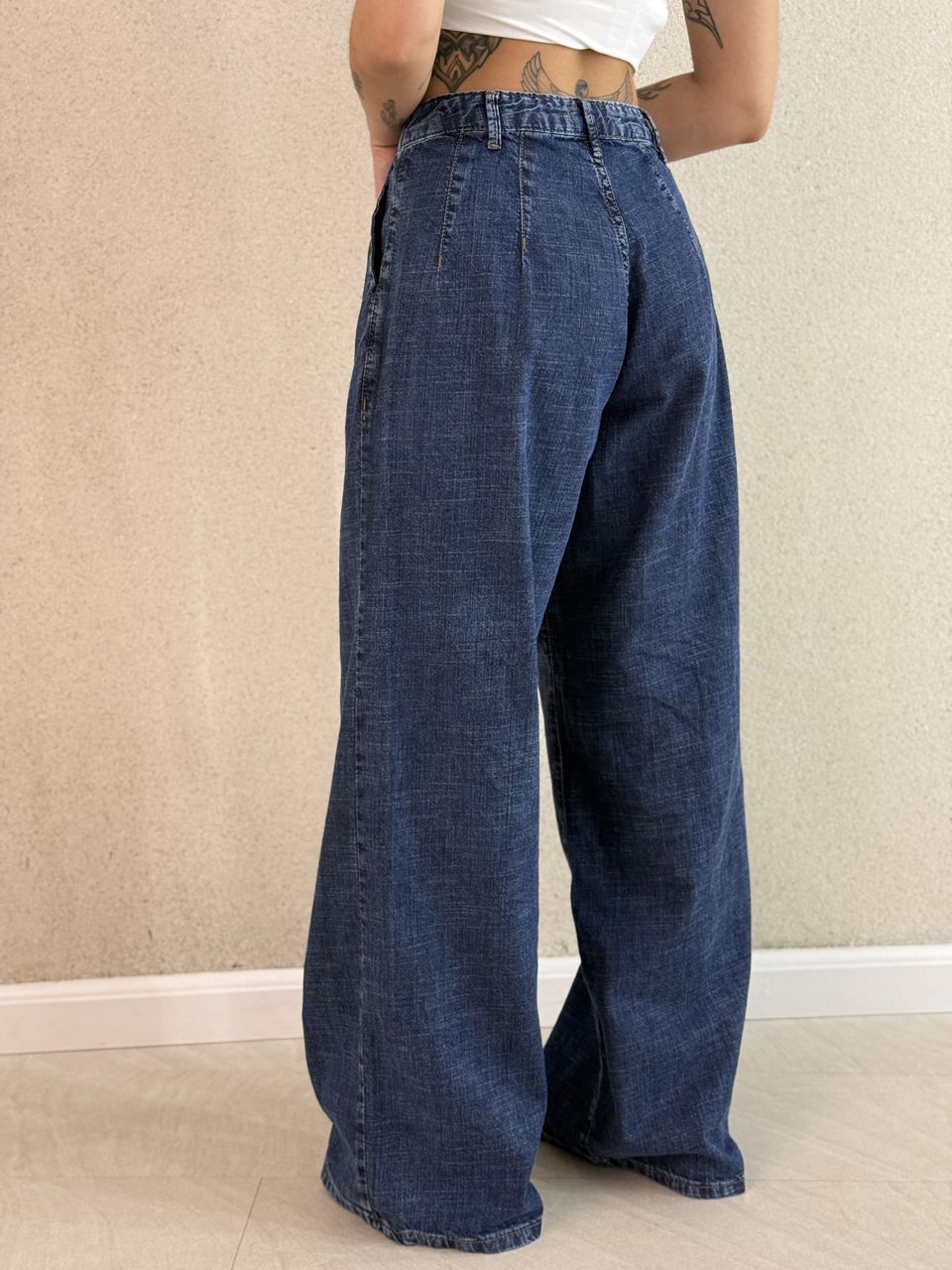 CALÇA GIOVANA COM PREGA Jeans Escuro