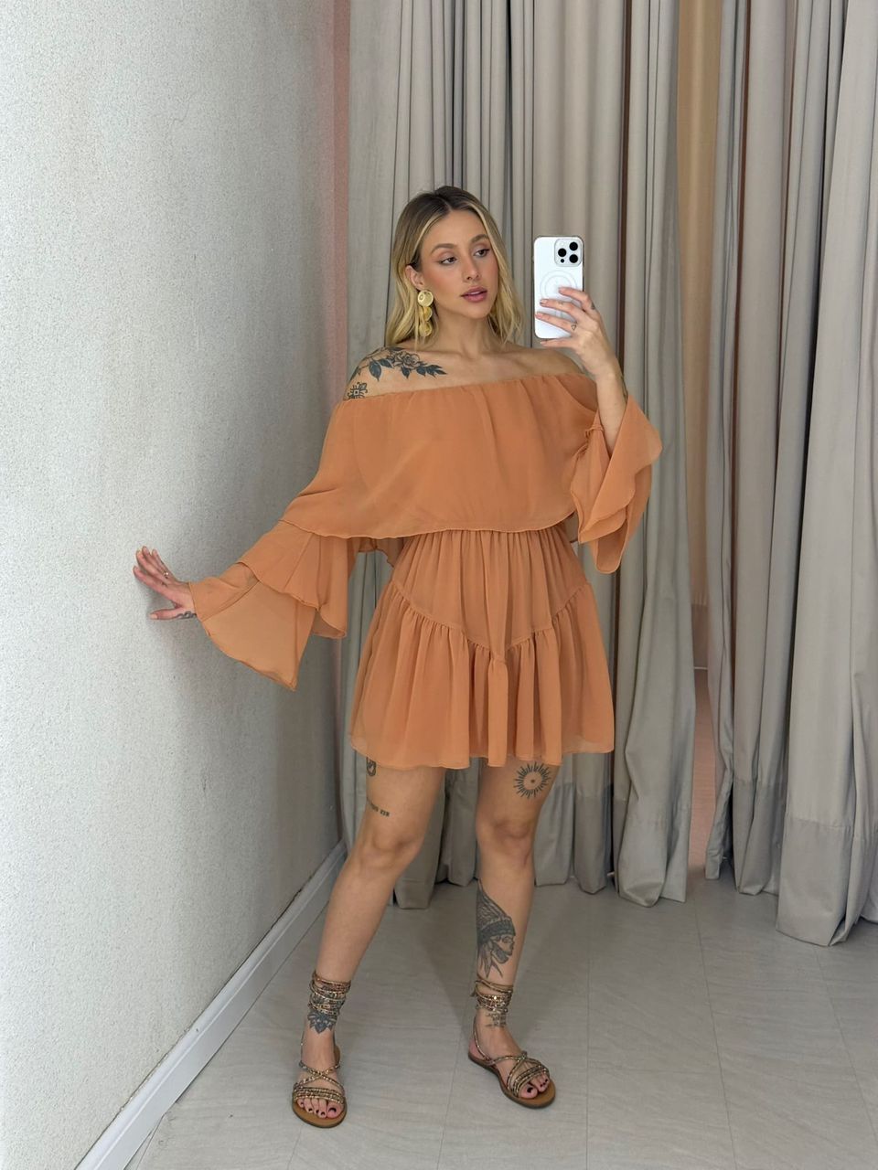 VESTIDO RITA BABADOS NUDE