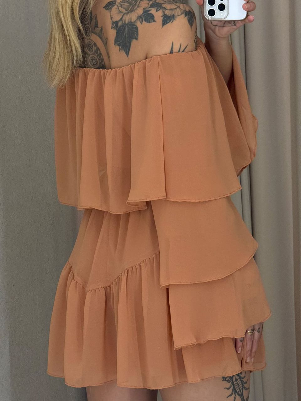 VESTIDO RITA BABADOS NUDE
