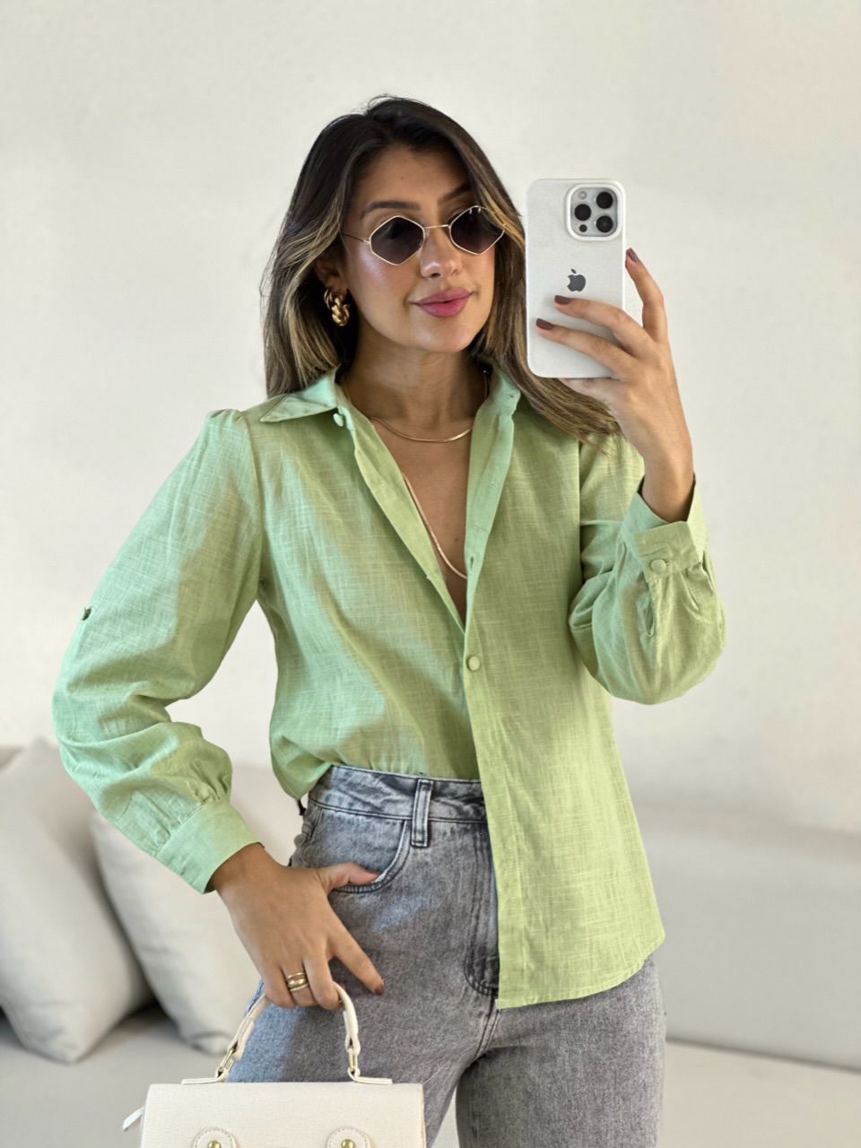 CAMISA FLÁVIA LISA VERDE CLARO - 0054460012 - CAROLLA FERRARO
