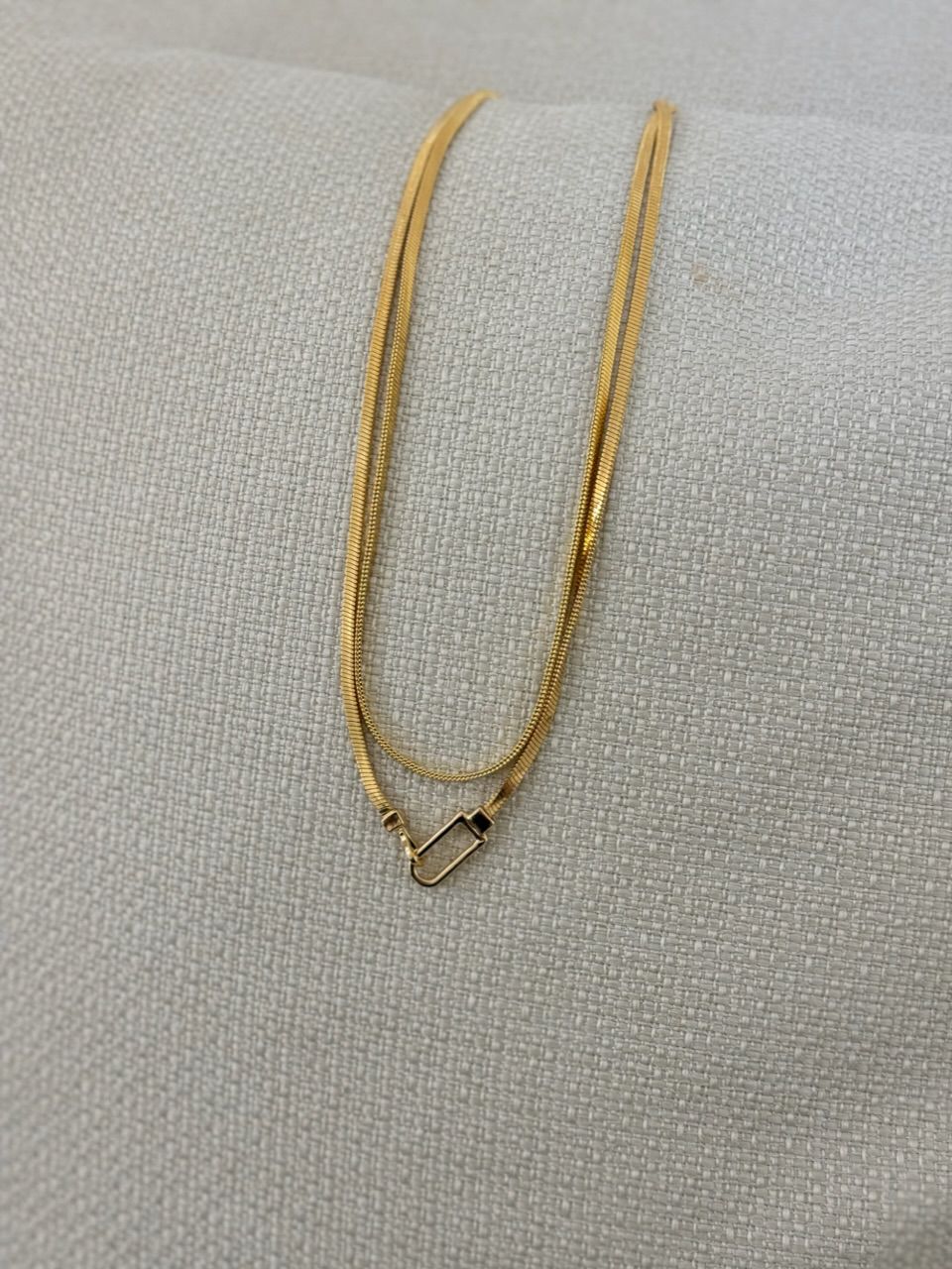 COLAR EM MALHA LONGO DOURADO