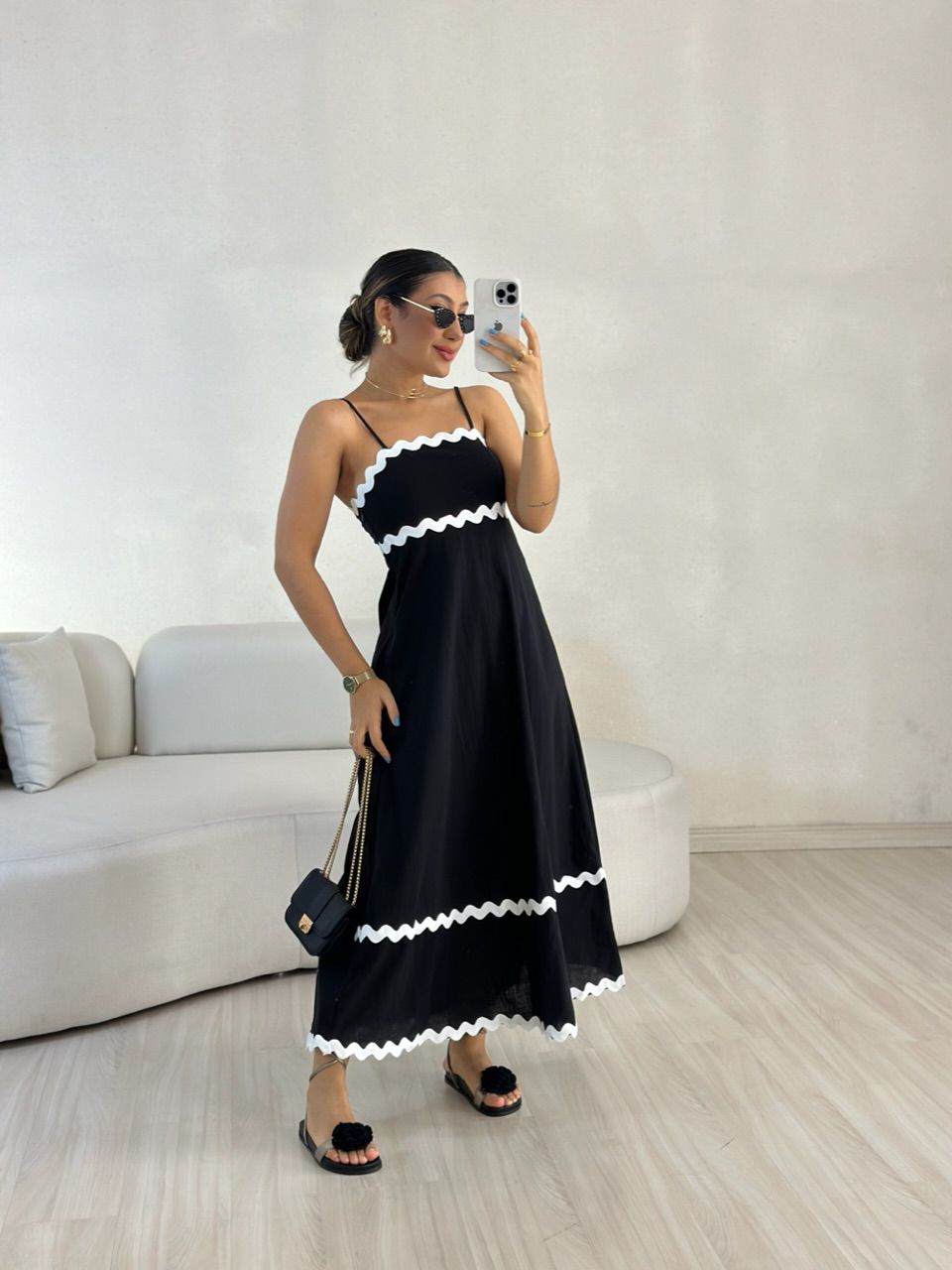 VESTIDO GABRIELA MIDI PRETO