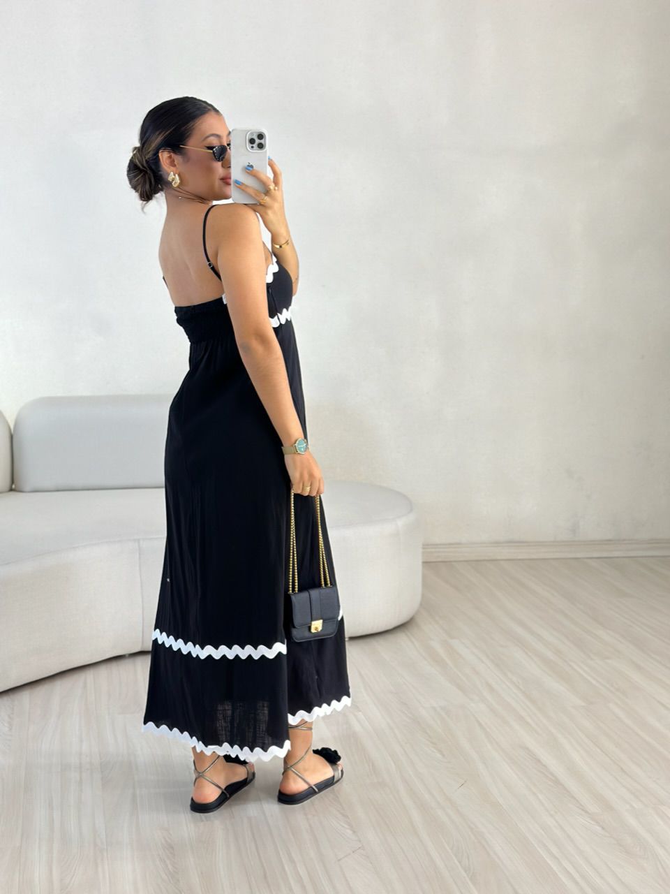 VESTIDO GABRIELA MIDI PRETO