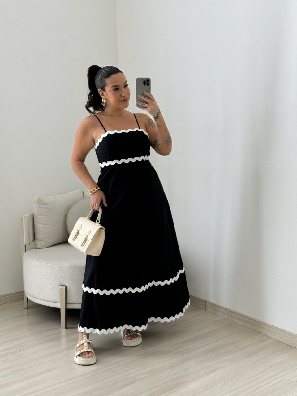VESTIDO GABRIELA MIDI PRETO