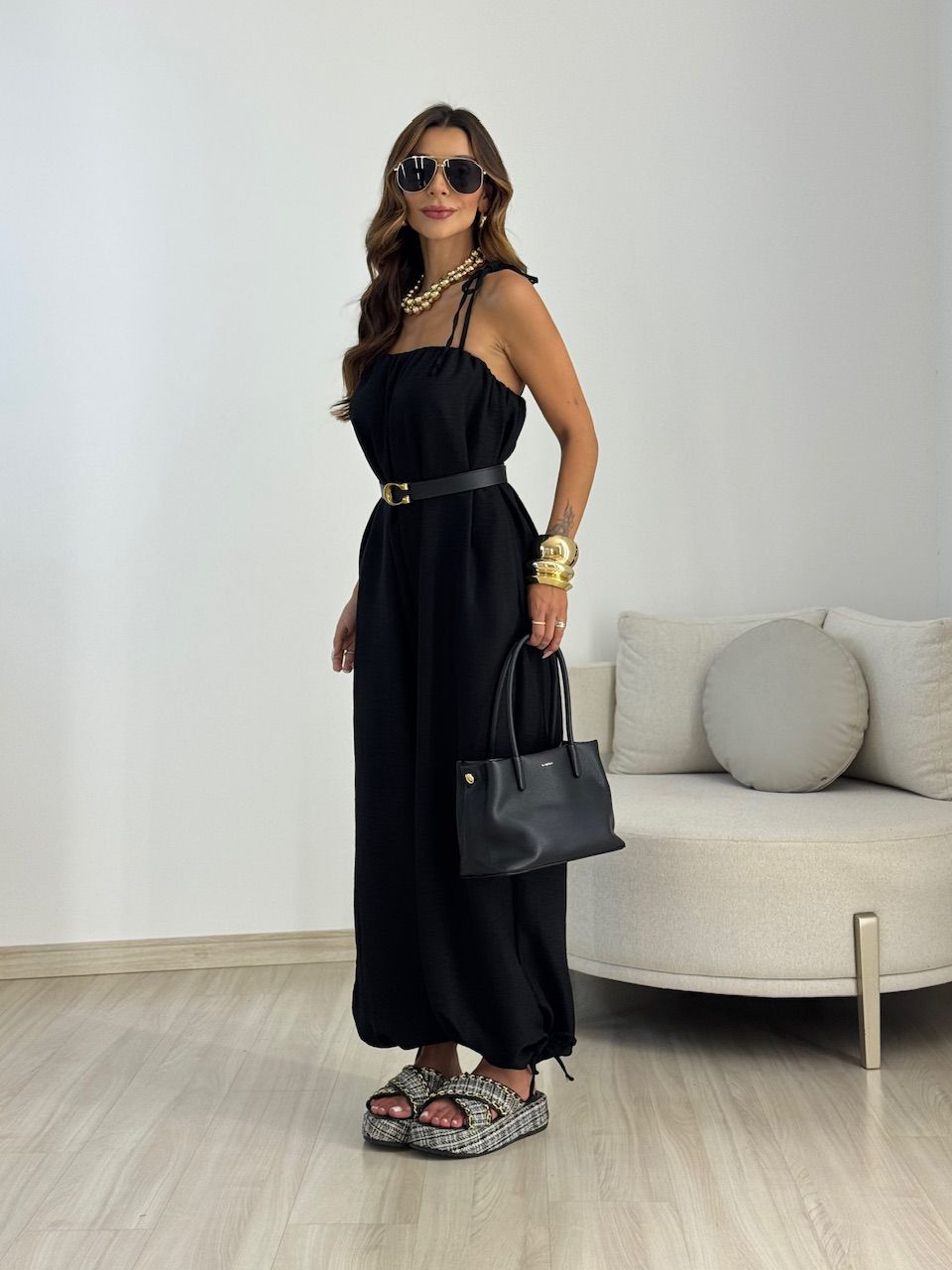 MACACÃO SARA ALCINHA PRETO