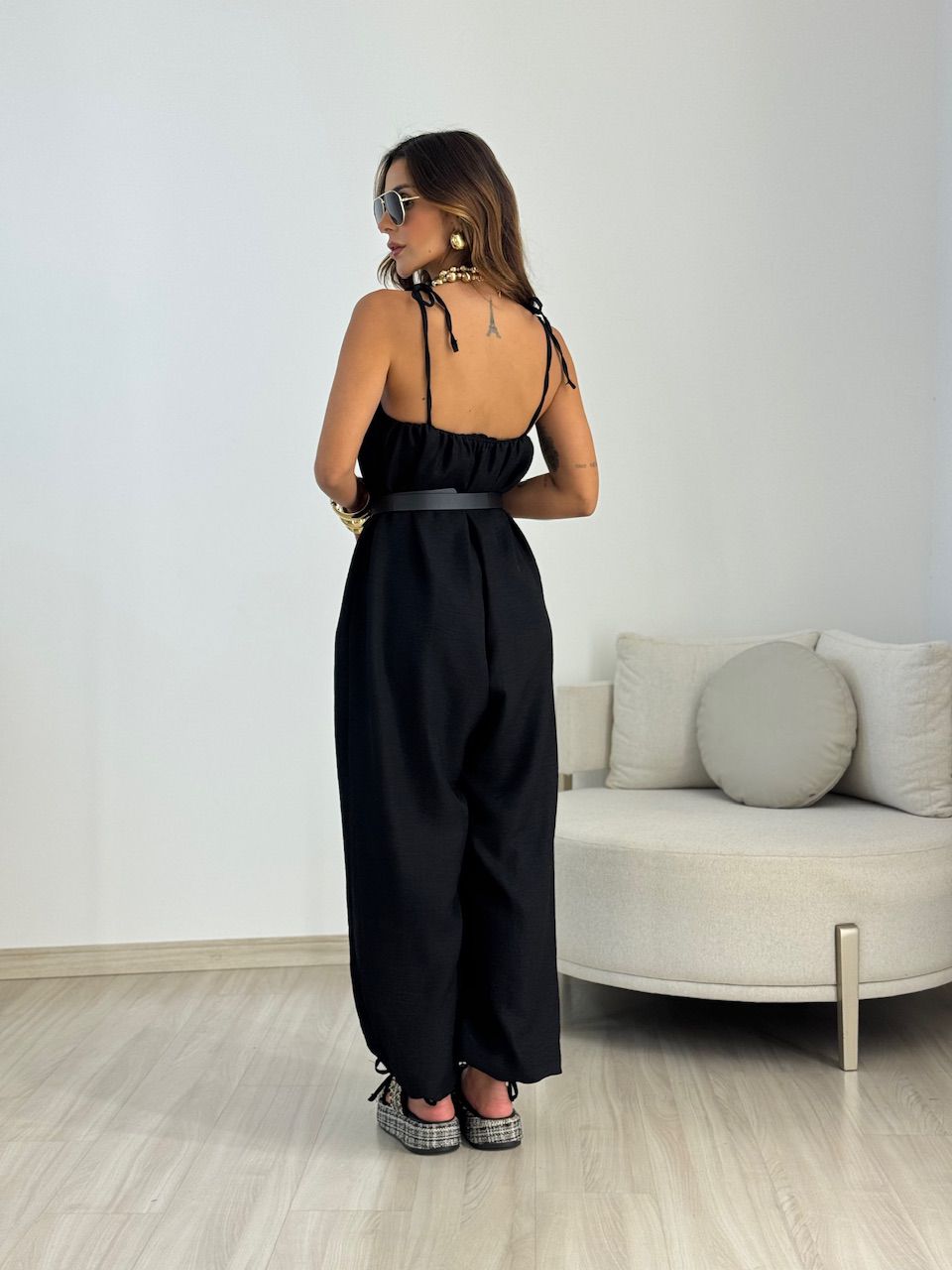 MACACÃO SARA ALCINHA PRETO