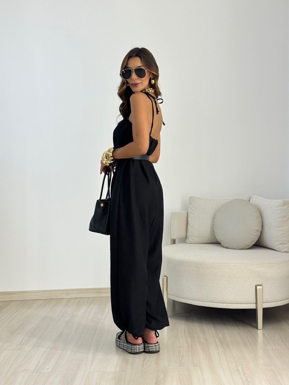 MACACÃO SARA ALCINHA PRETO