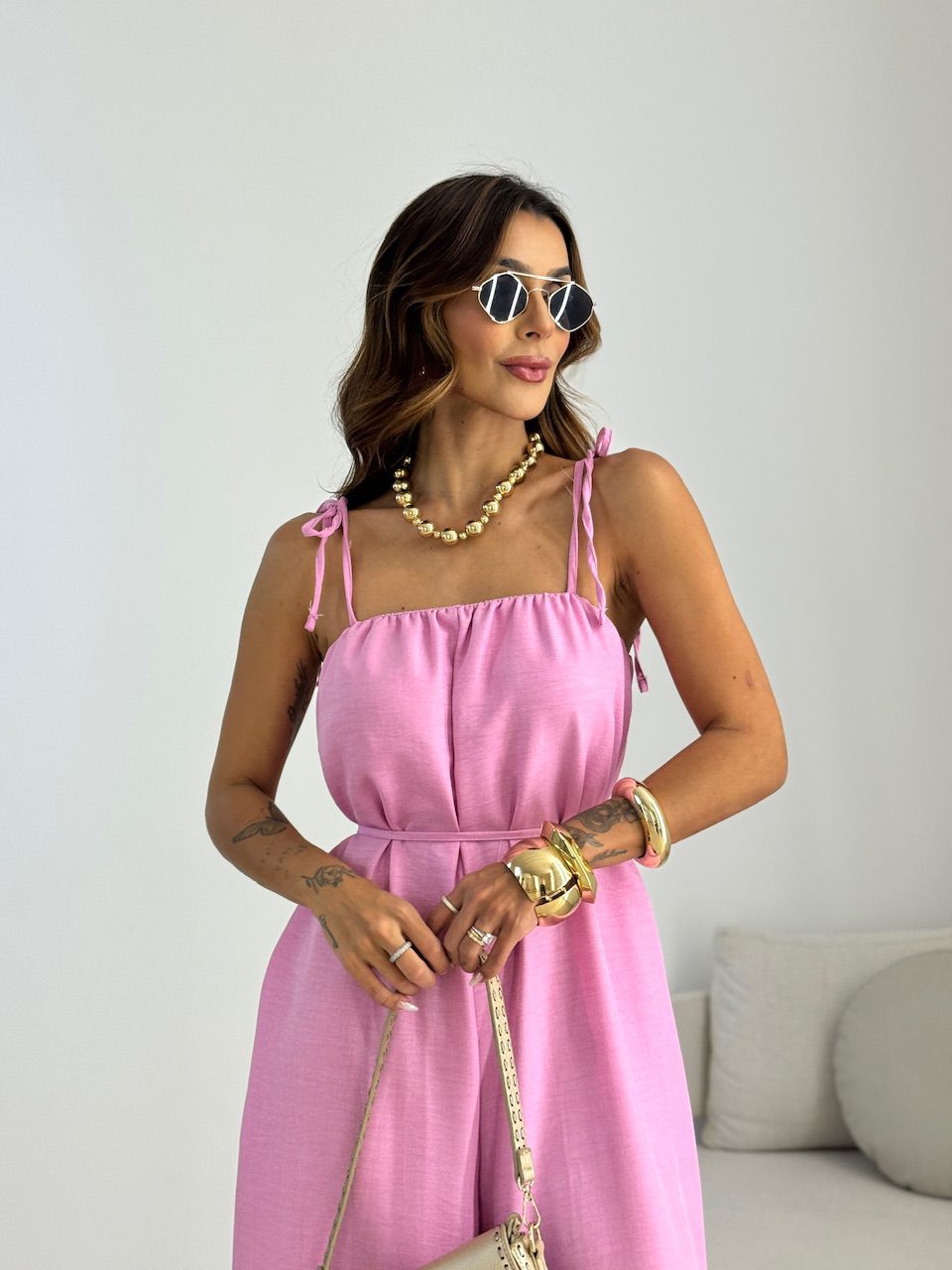 MACACÃO SARA ALCINHA ROSA