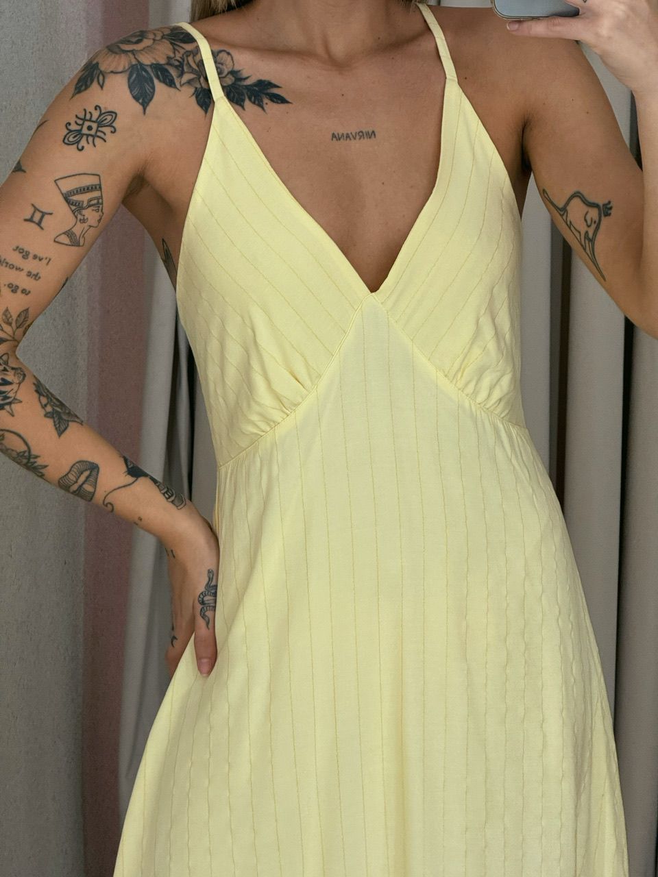 VESTIDO ANTONIETA ALÇA YELLOW BUTTER