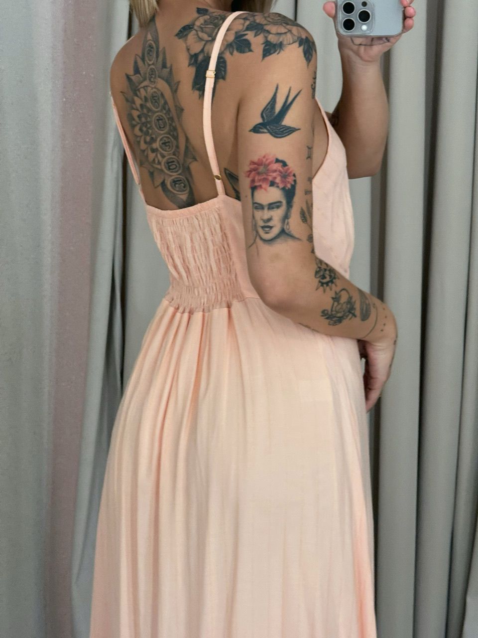 VESTIDO ANTONIETA ALÇA PÊSSEGO
