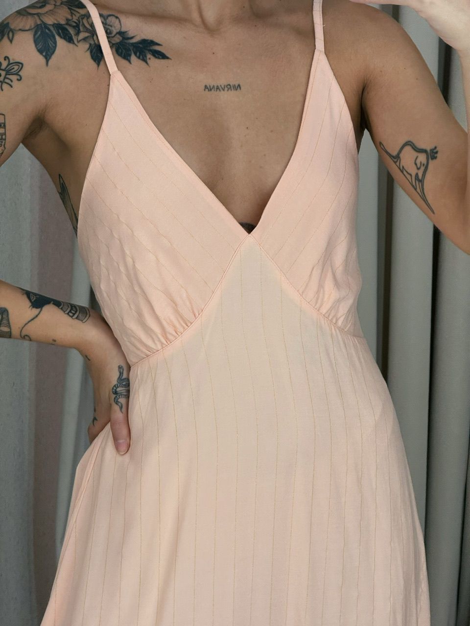 VESTIDO ANTONIETA ALÇA PÊSSEGO