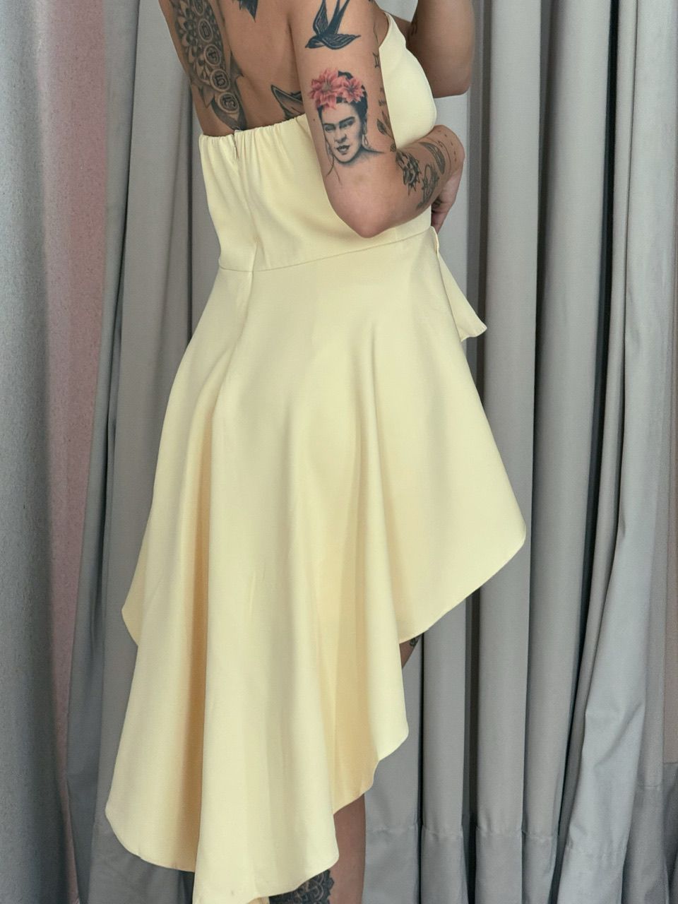 VESTIDO ELENY TOMARA QUE CAIA YELLOW BUTTER