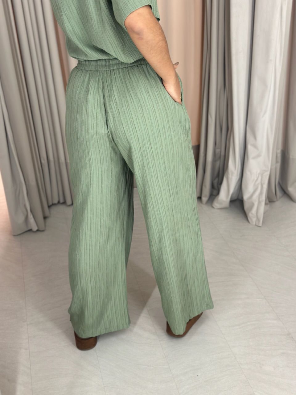 CONJUNTO VIVIANE CALÇA verde