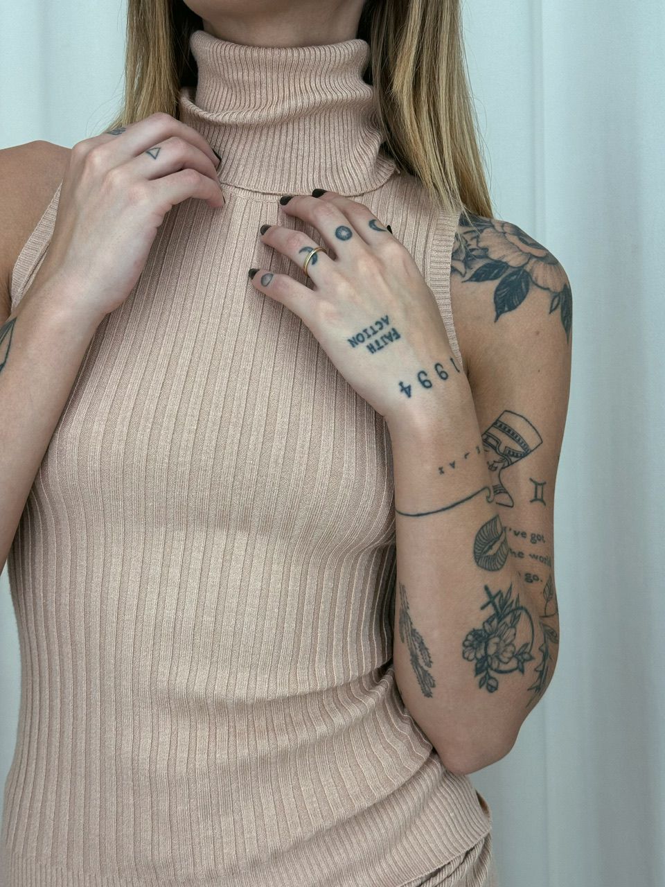 BLUSA SABRINA TRICOT NUDE