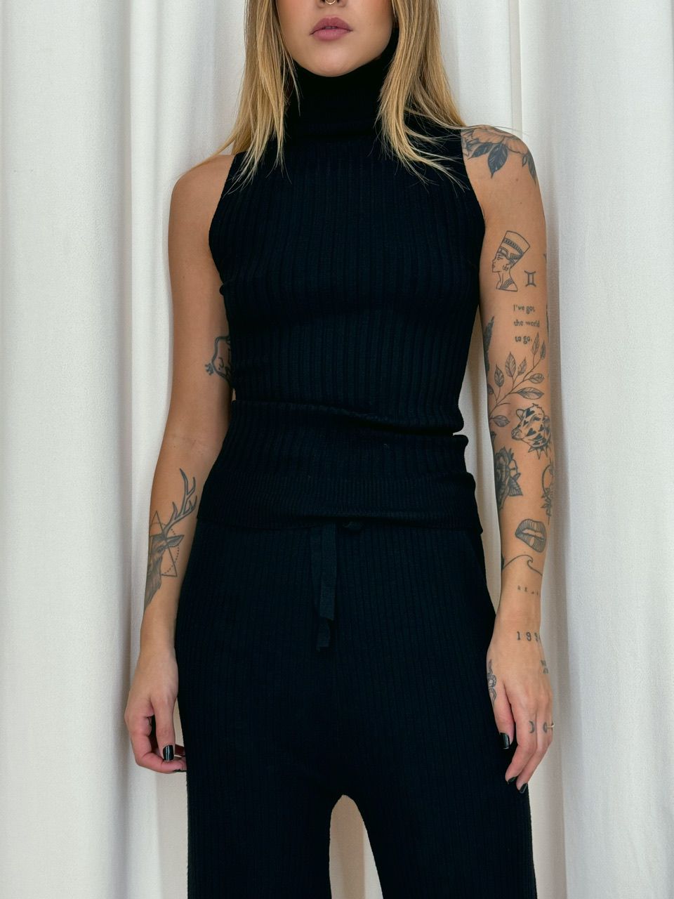 BLUSA SABRINA TRICOT PRETA
