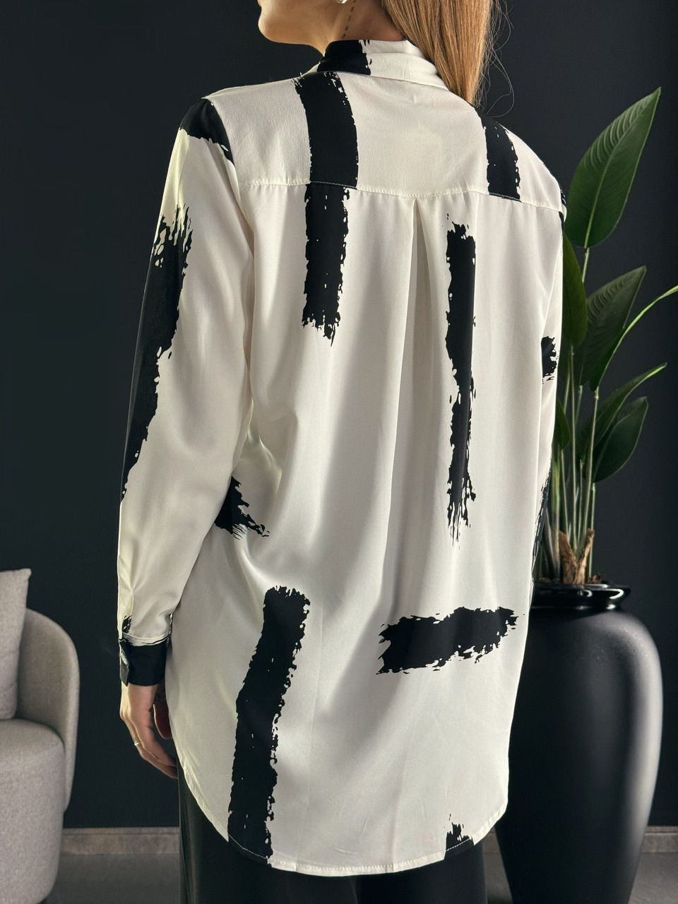 CAMISA LAIS ESTAMPADA OFF/ PRETO