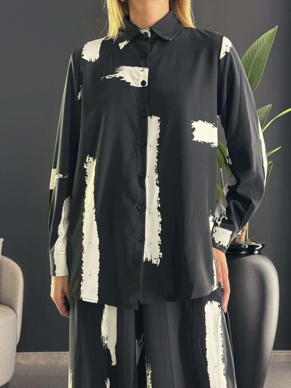 CAMISA LAIS ESTAMPADA PRETO/OFF