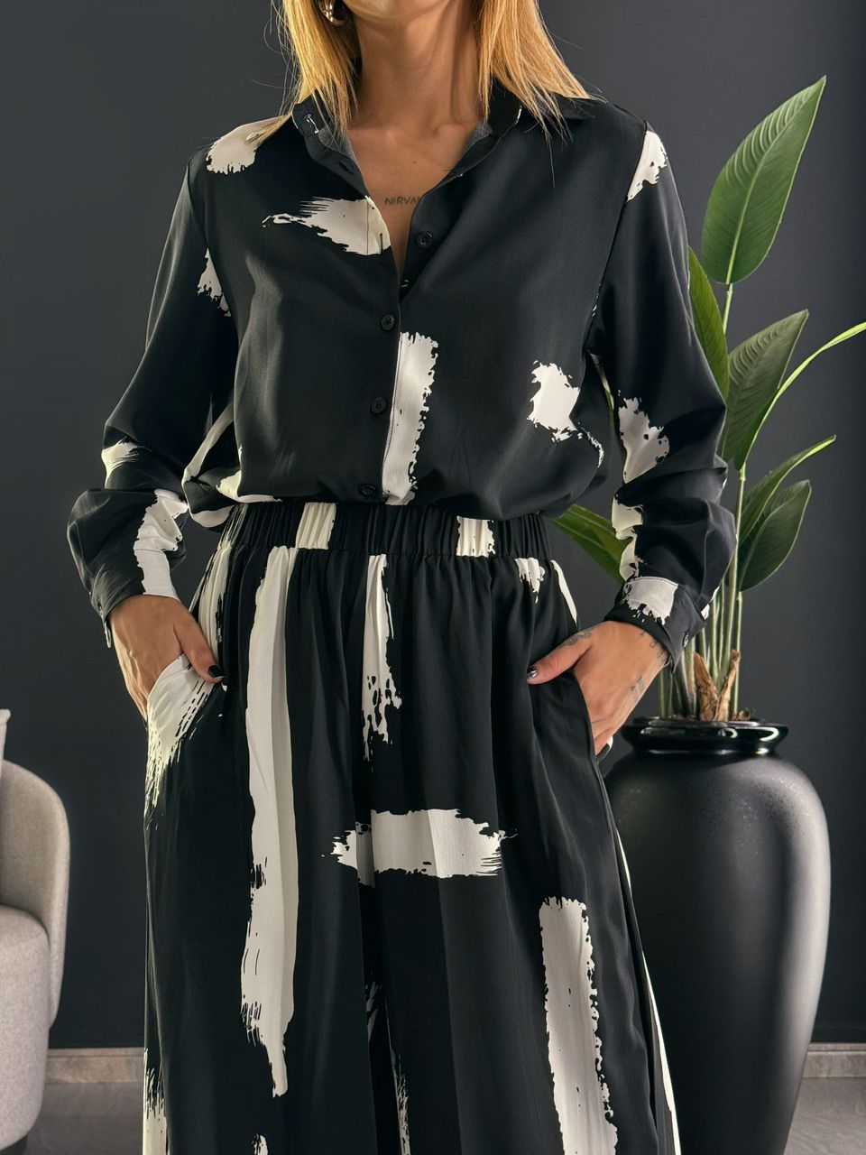 CAMISA LAIS ESTAMPADA PRETO/OFF