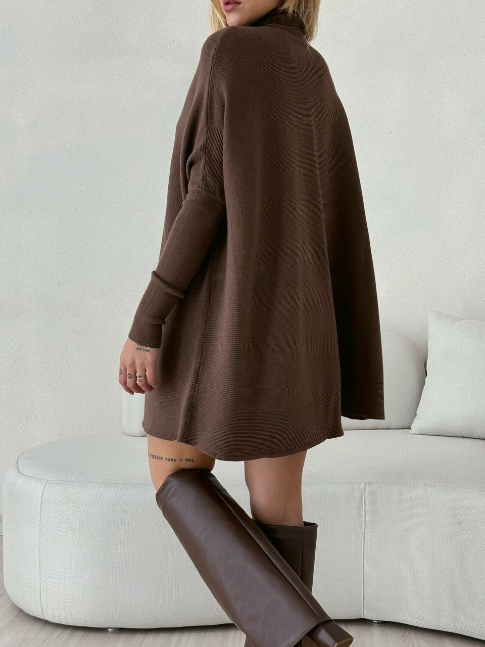 BLUSÃO TRICOT GOLA MARROM