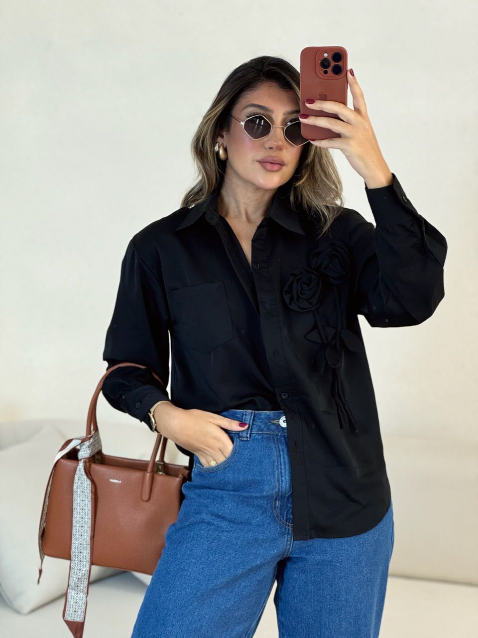CAMISA ELOÁ FLOR PRETA - 0053340033 - CAROLLA FERRARO
