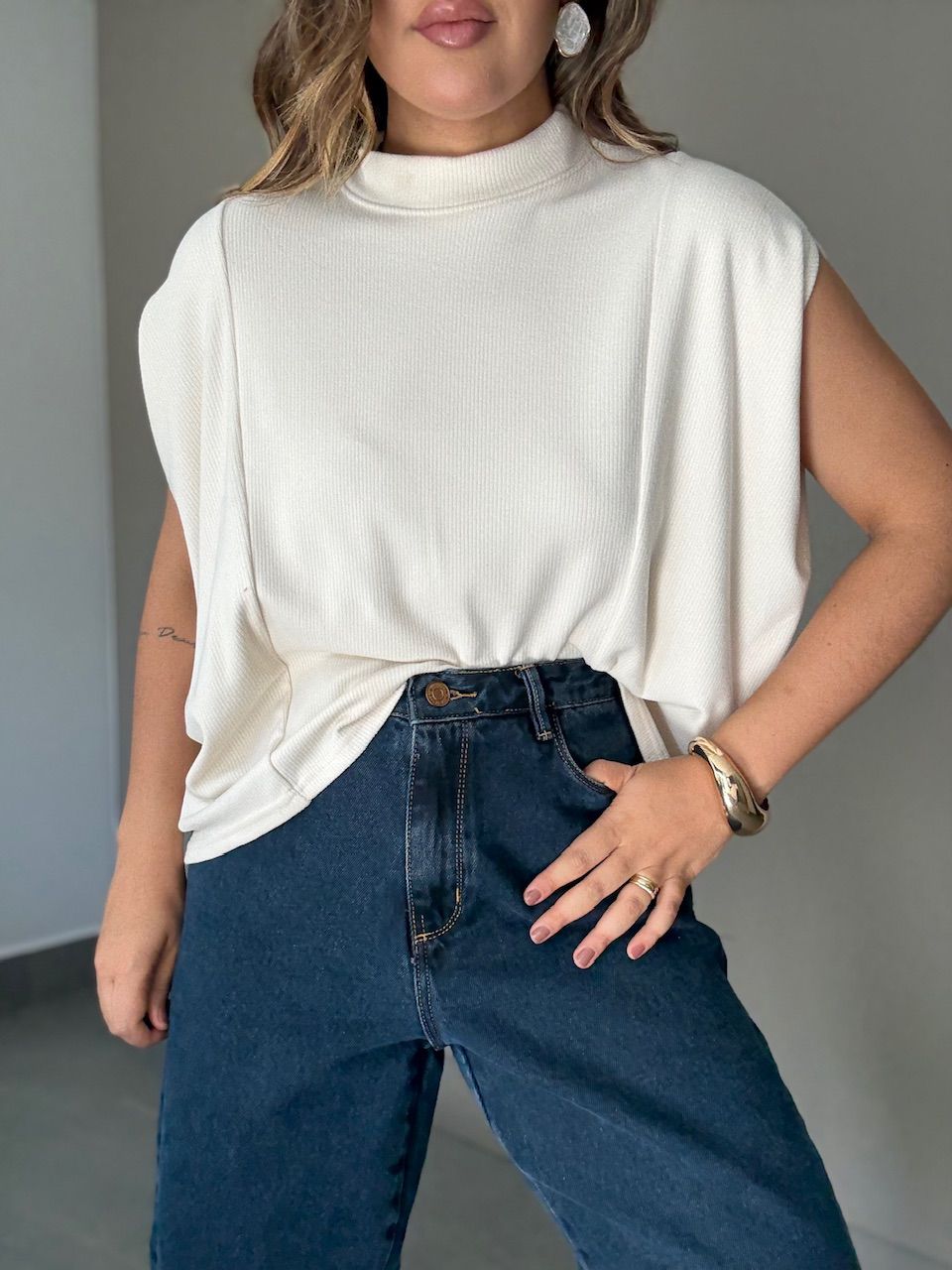 BLUSA ELAIDE TRICOT AREIA - 0066040110 - CAROLLA FERRARO