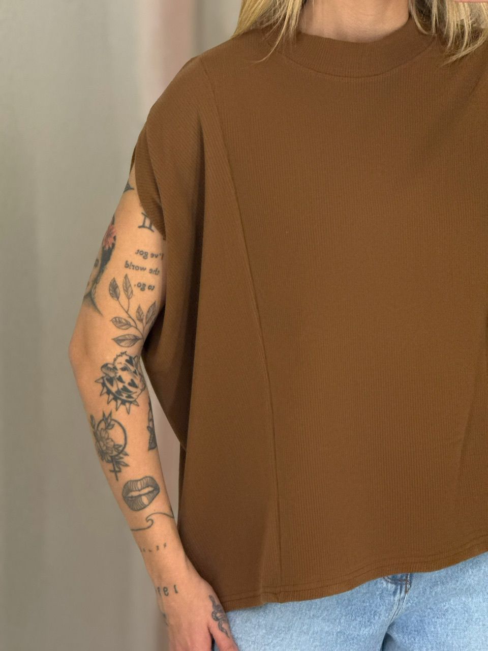 BLUSA ELAIDE TRICOT CARAMELO