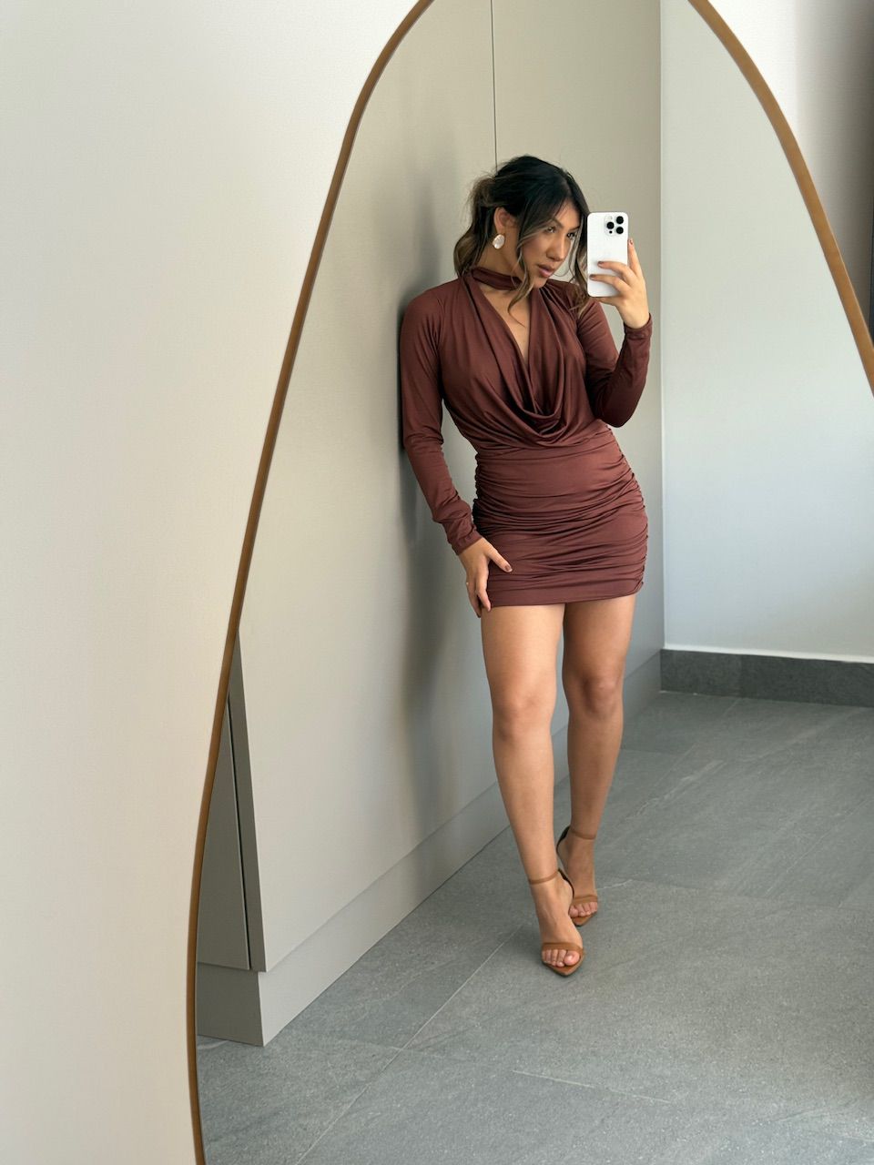 VESTIDO CHERRY DECOTE MARROM