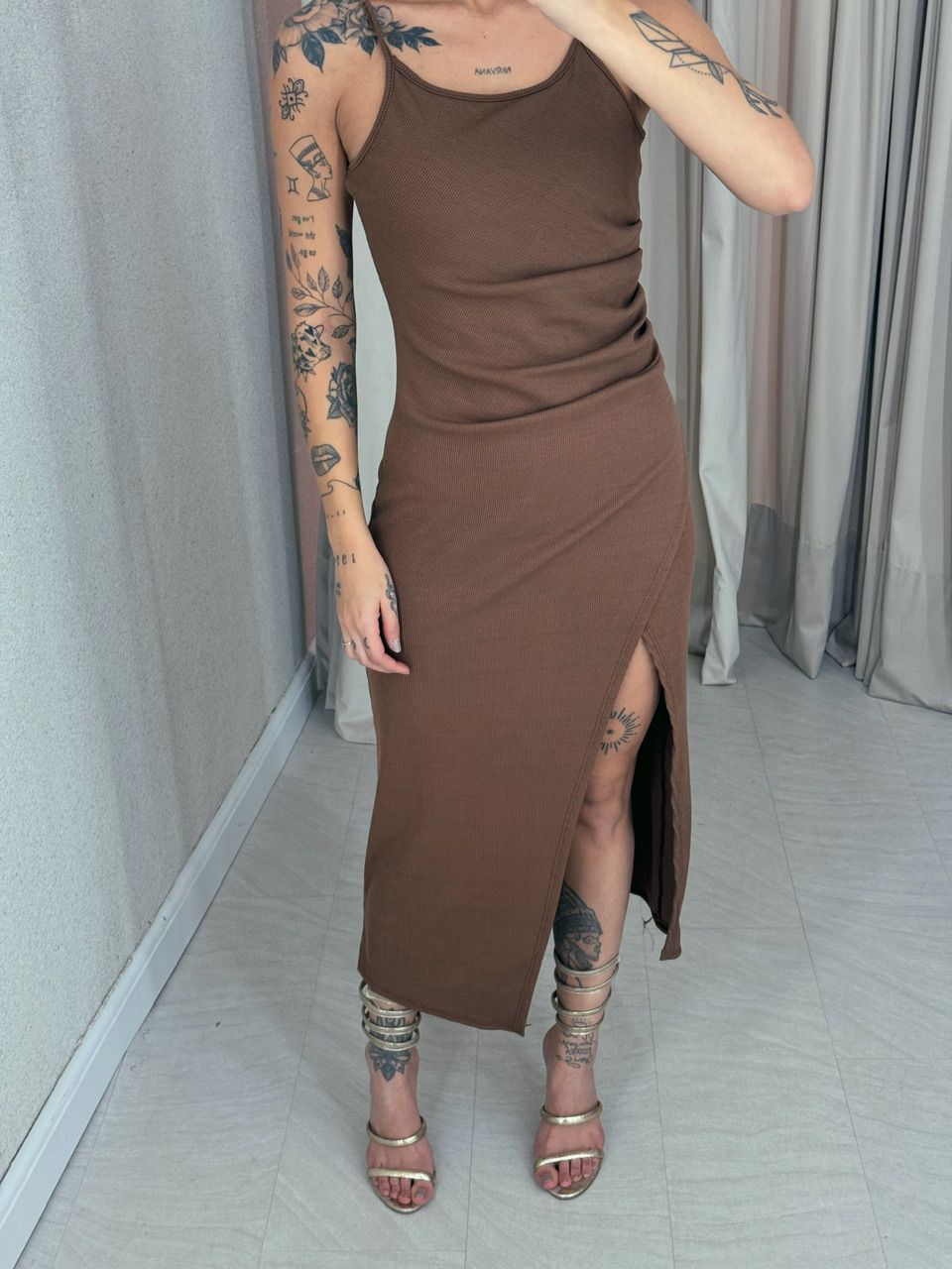 VESTIDO ANA LUIZA DRAPEADO CAPUCCINO 