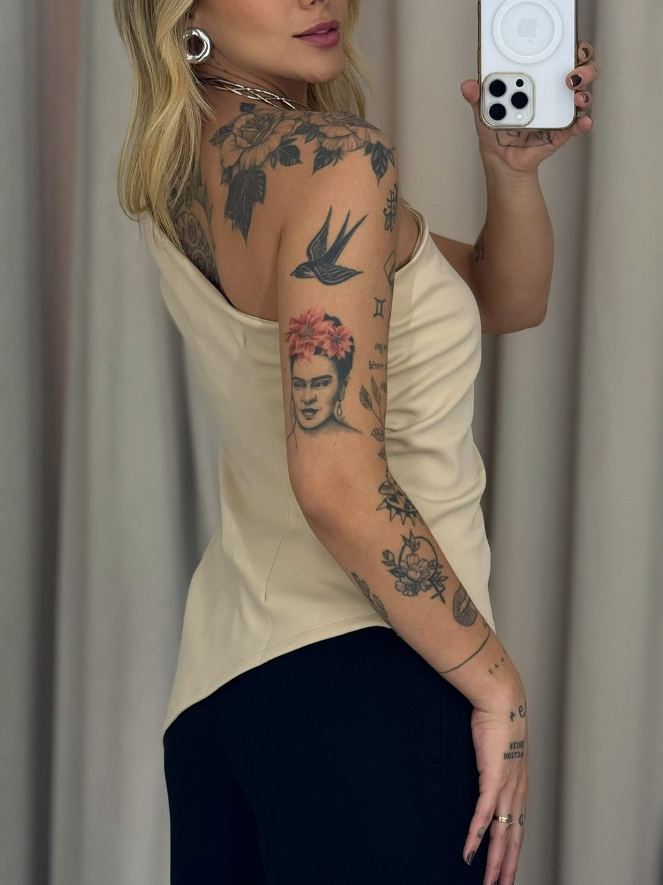 BLUSA SÔNIA ASSIMÉTRICA AREIA