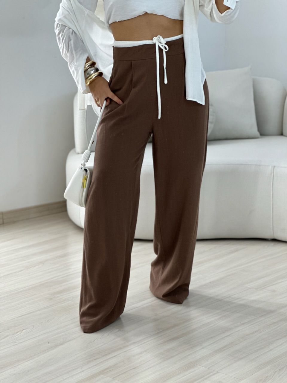 CALÇA MARIA FERNANDA PANTALONA MARROM - 0066730054 - CAROLLA FERRARO