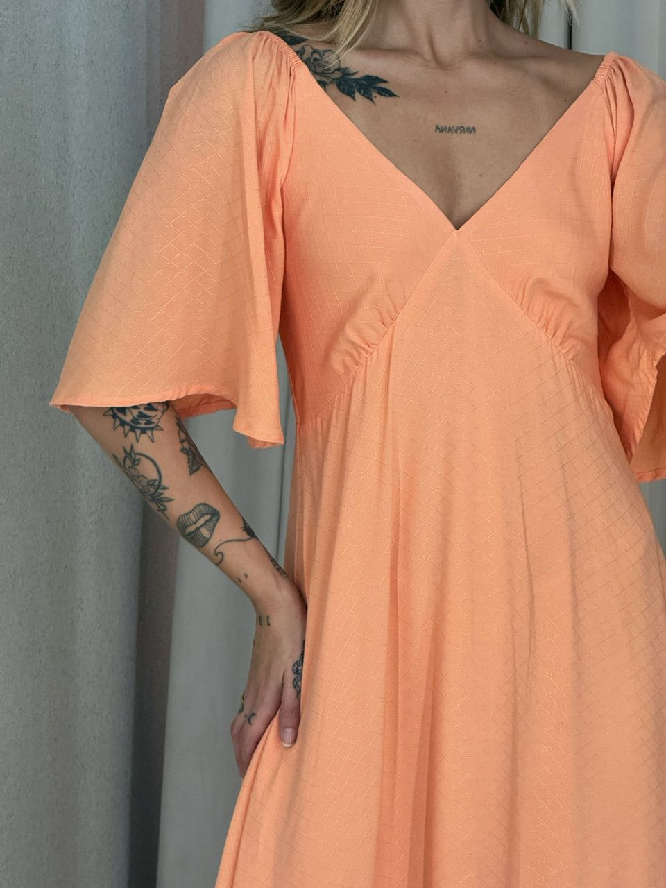 VESTIDO MANGA MIDI LARANJA