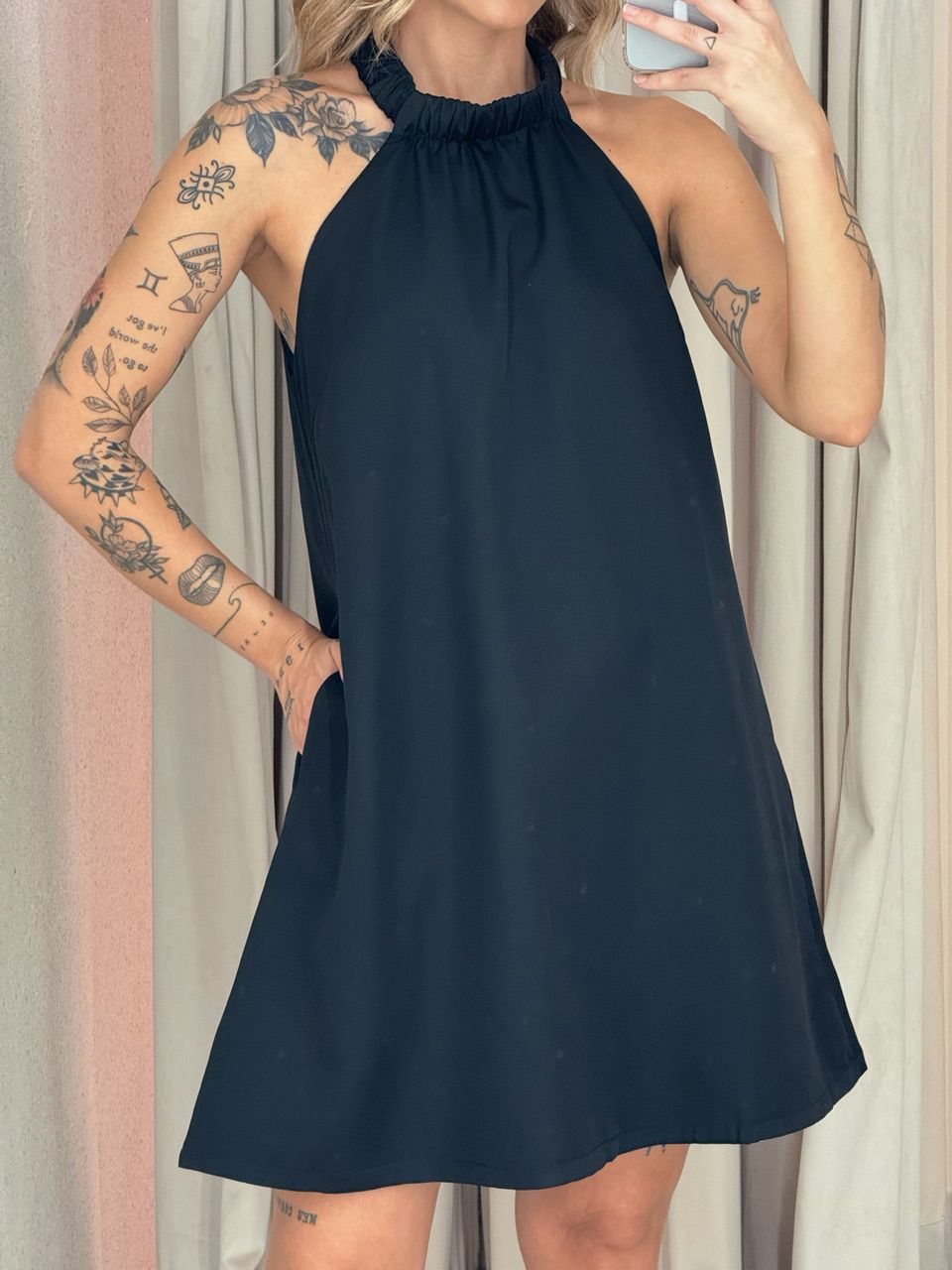 VESTIDO REGINA LISO CAVADO PRETO