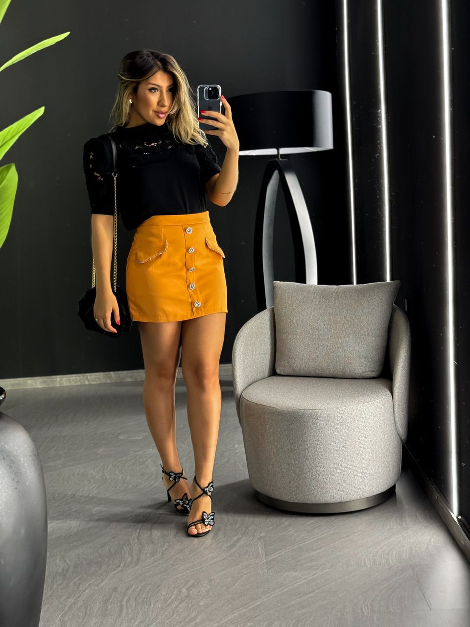 SAIA BOTÕES STRASS LARANJA