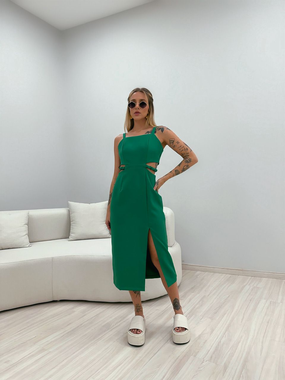 VESTIDO VIVIAN MIDI VERDE