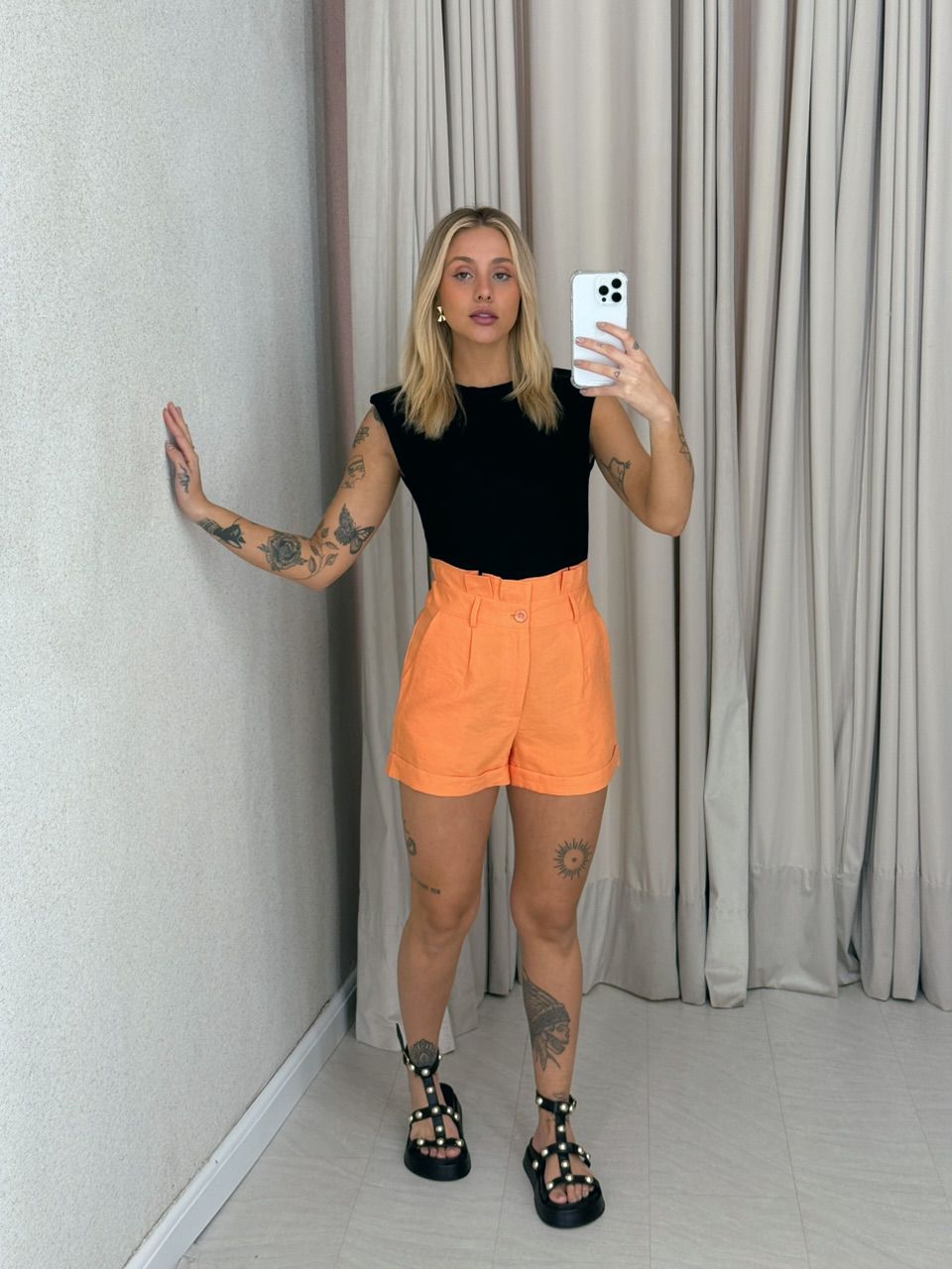 SHORT SANDY CURTO LARANJA