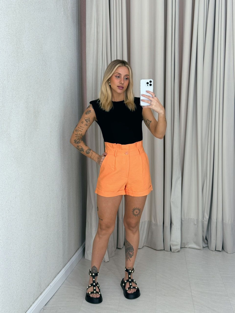 SHORT SANDY CURTO LARANJA