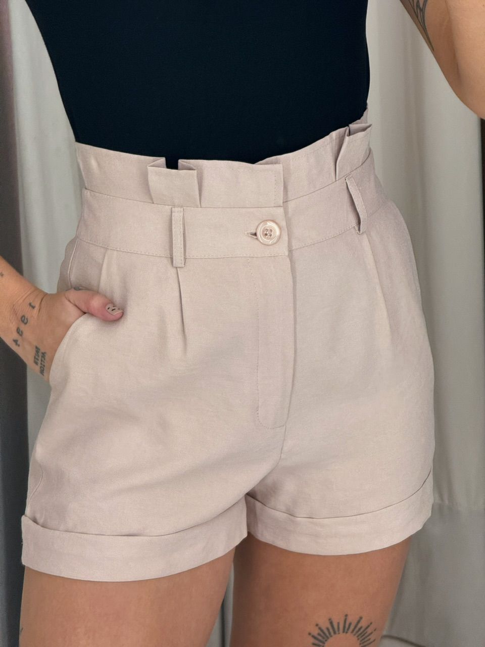 SHORT SANDY CURTO NUDE