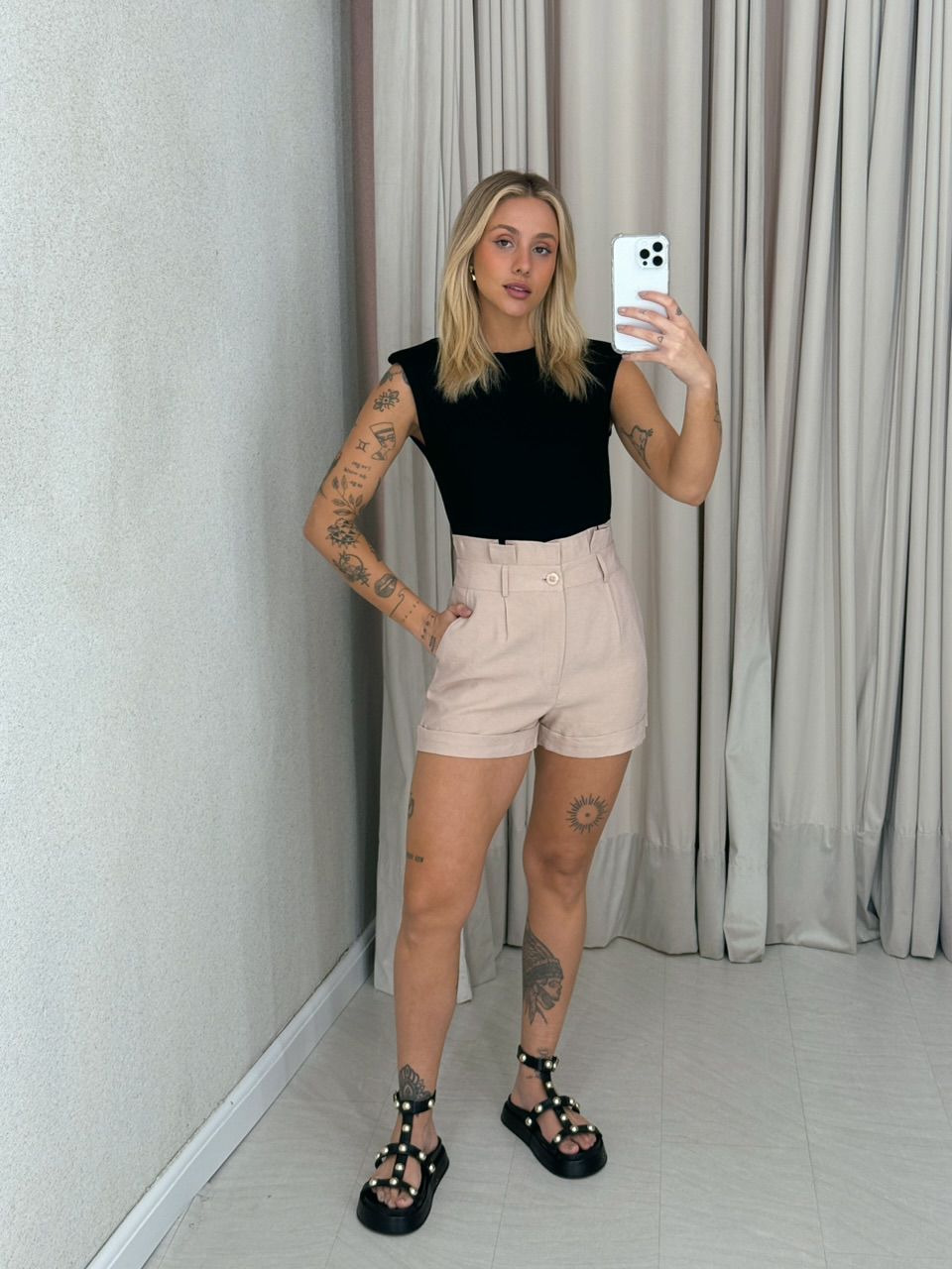 SHORT SANDY CURTO NUDE