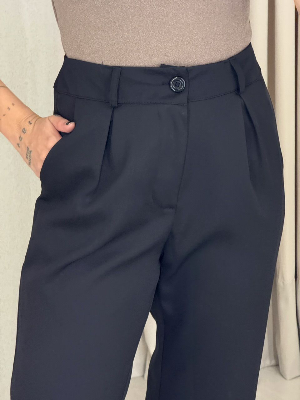 CALÇA SABRINA CENOURA PRETA