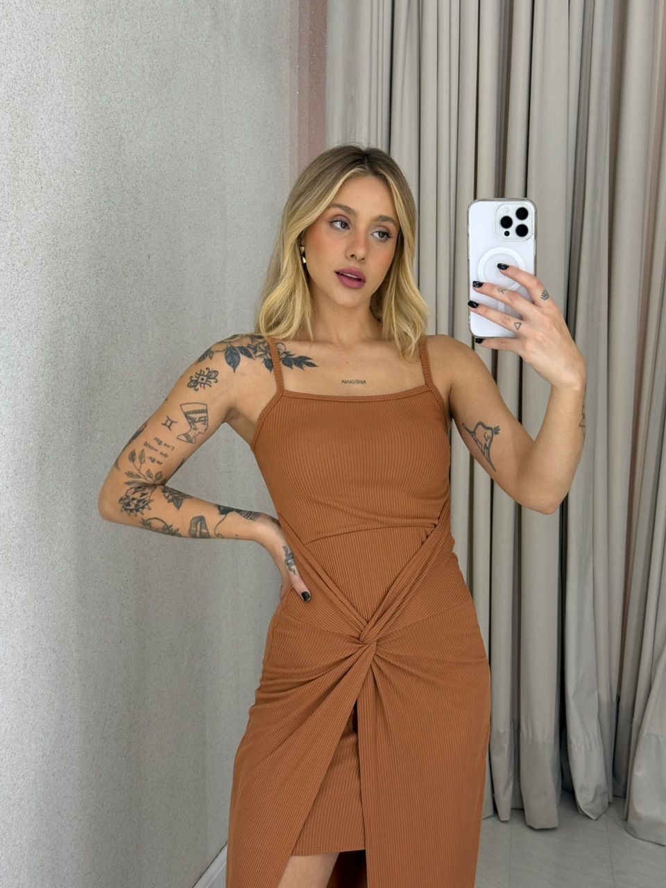 VESTIDO ELISANGELA ALÇA CARAMELO